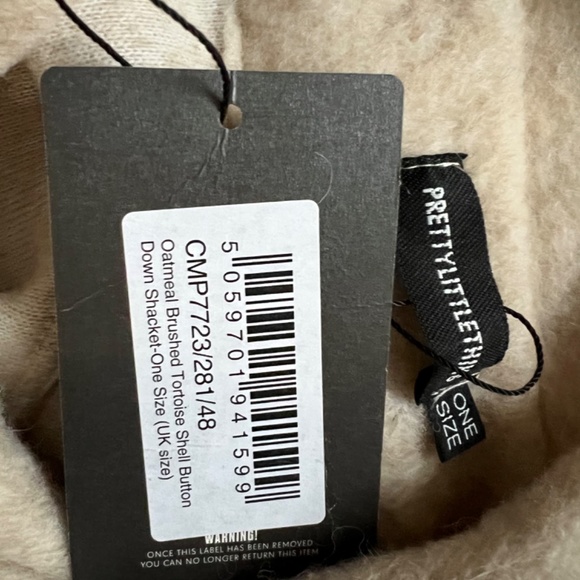 ✨NWT Pretty Little Thing Oatmeal Shacket One Sz✨ - Picture 4 of 5